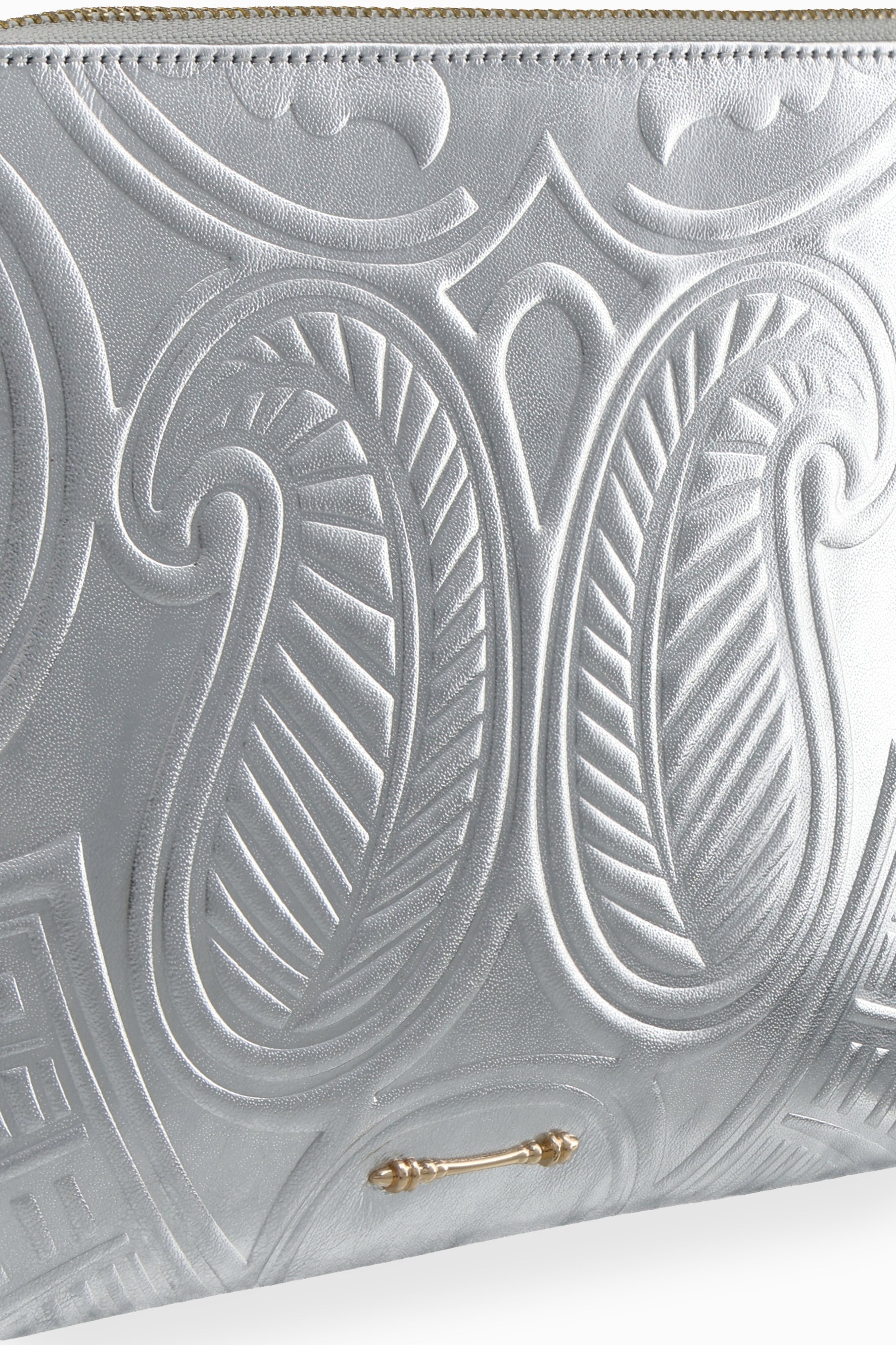 حقيبة Embossed Wristlet Sleeve