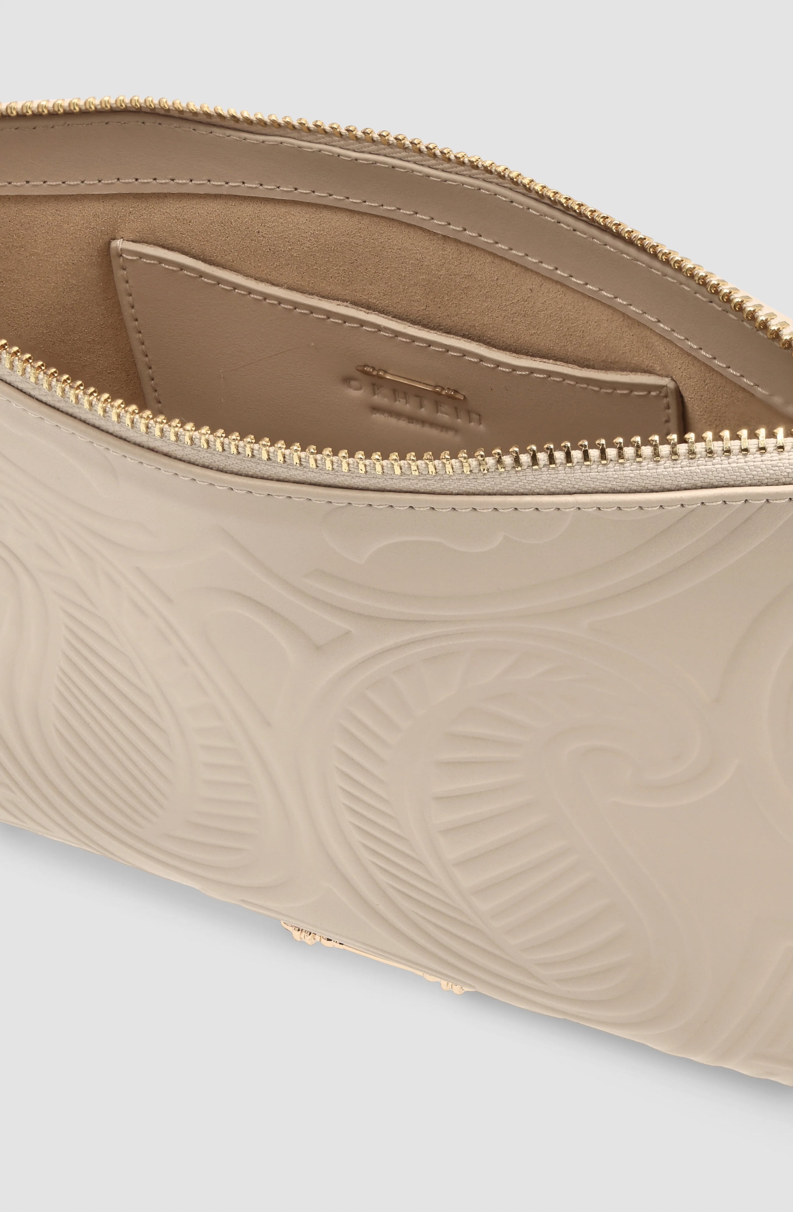 Embossed Wrislet Sleeve