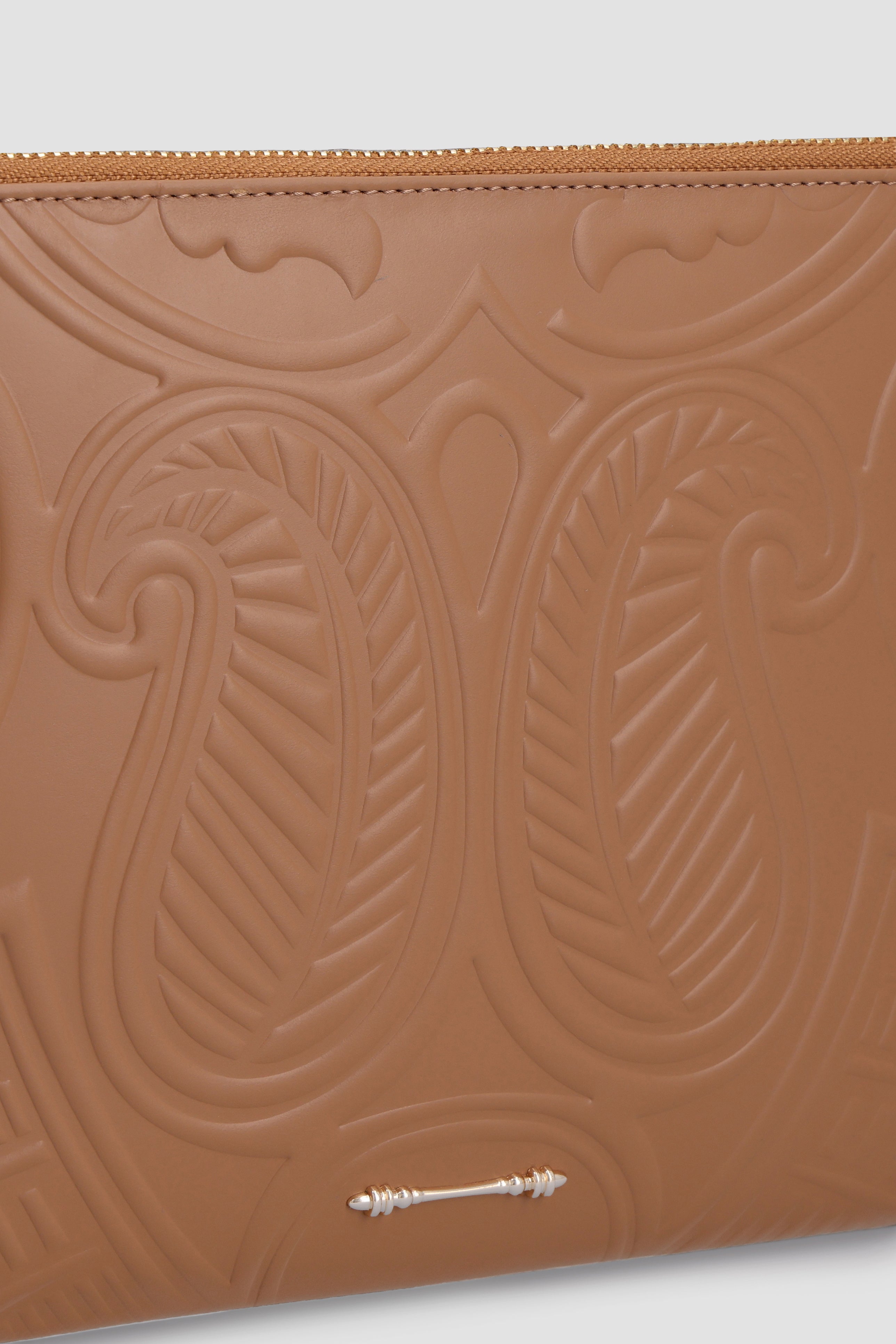 Embossed Wrislet Sleeve