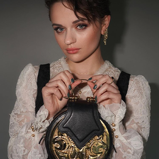 Joey King Rocks Okhtein