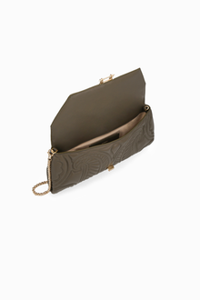 Lotus Clutch