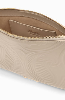 حقيبة Embossed Wristlet Sleeve
