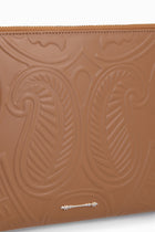 حقيبة Embossed Wristlet Sleeve