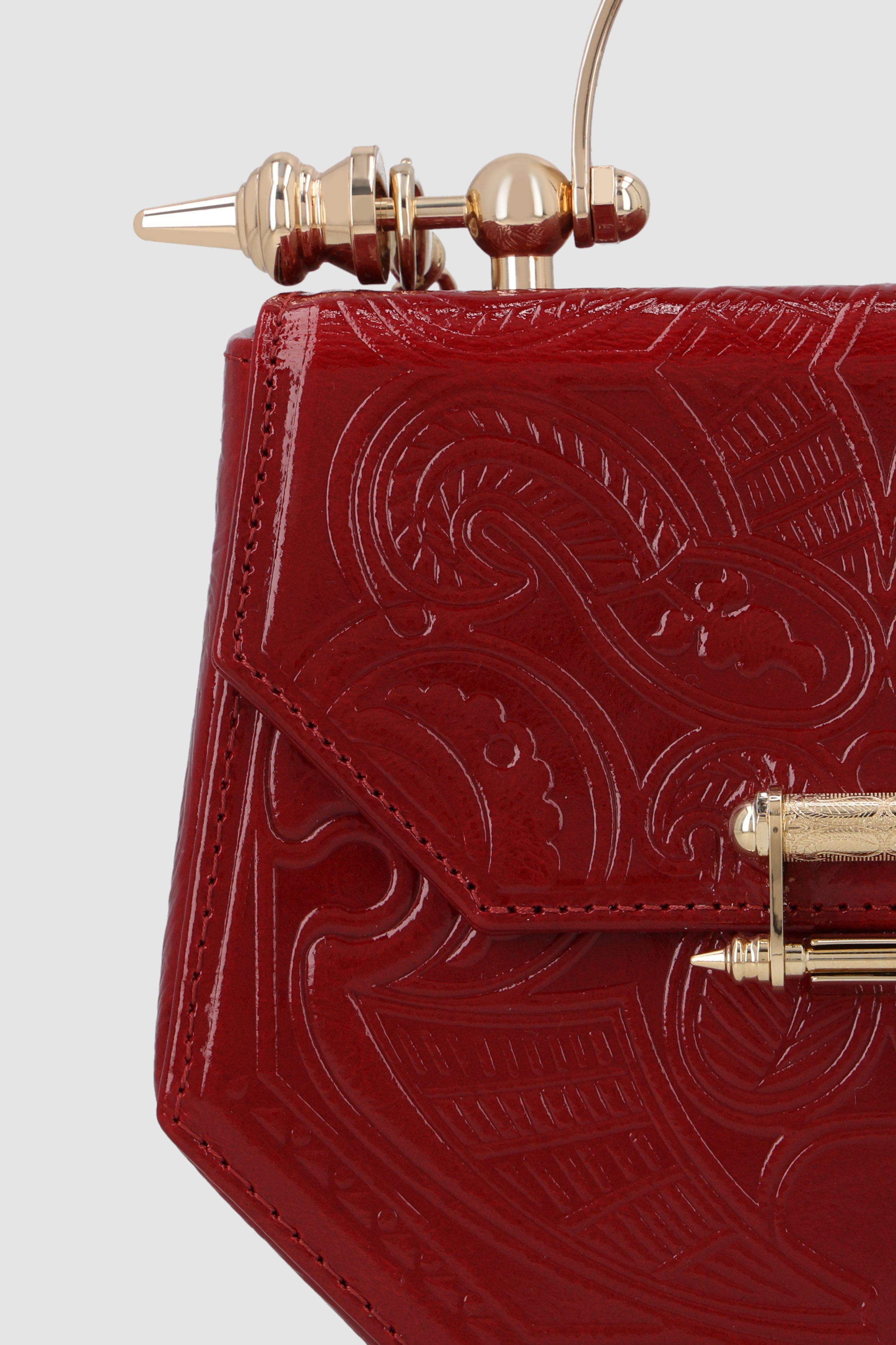 Embossed Leather Pine