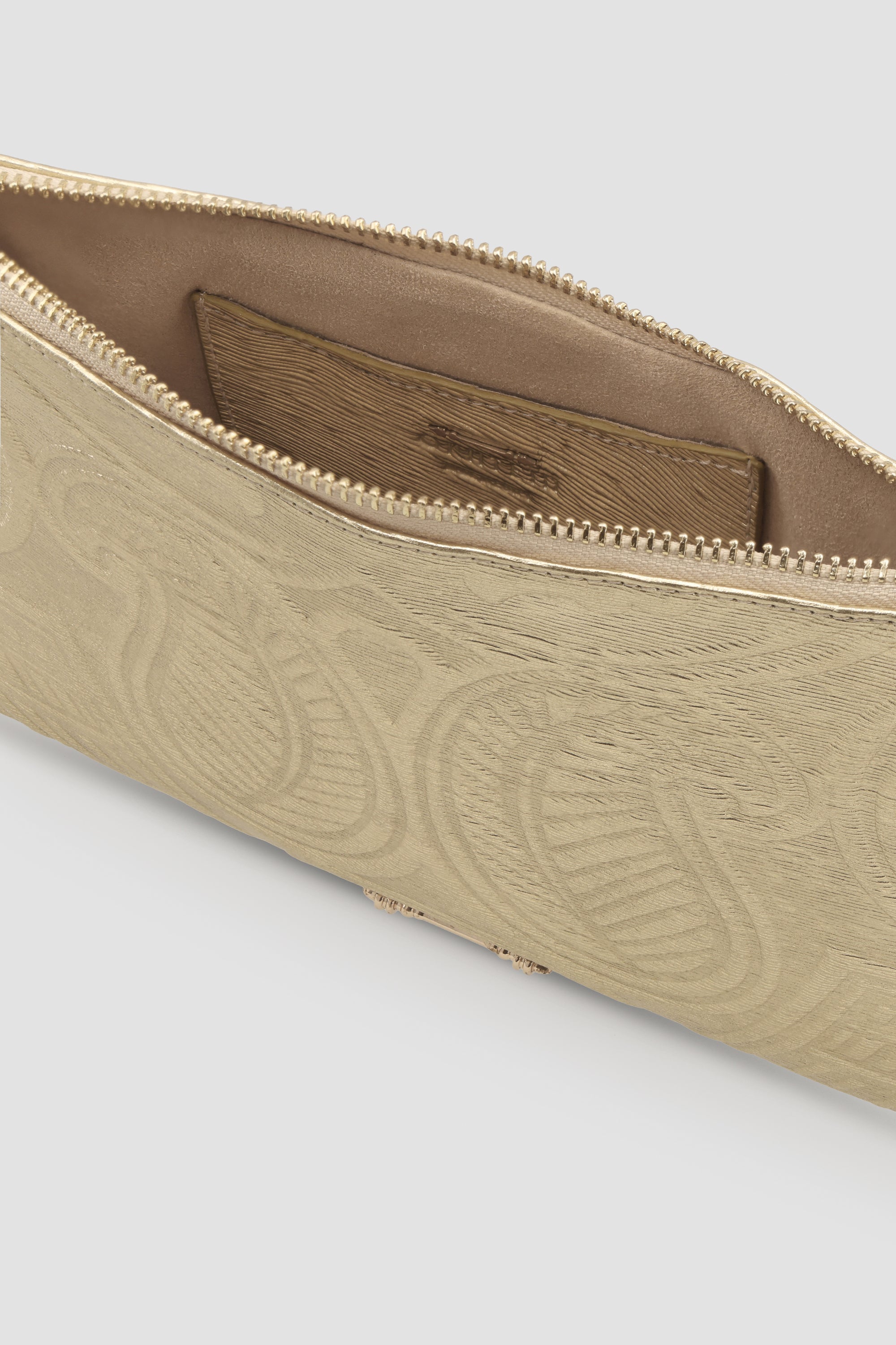 Embossed Wrislet Sleeve