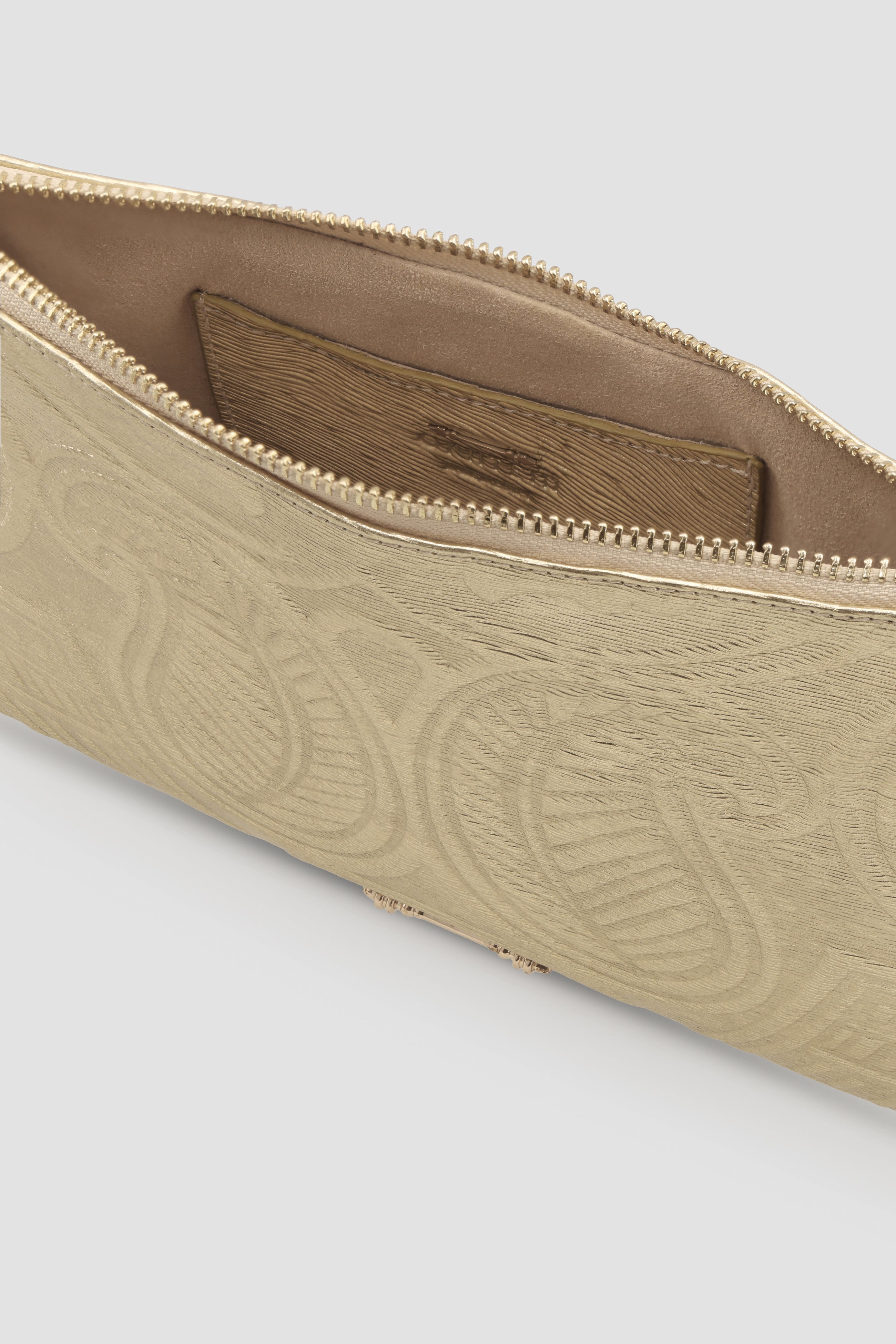 Embossed Wrislet Sleeve