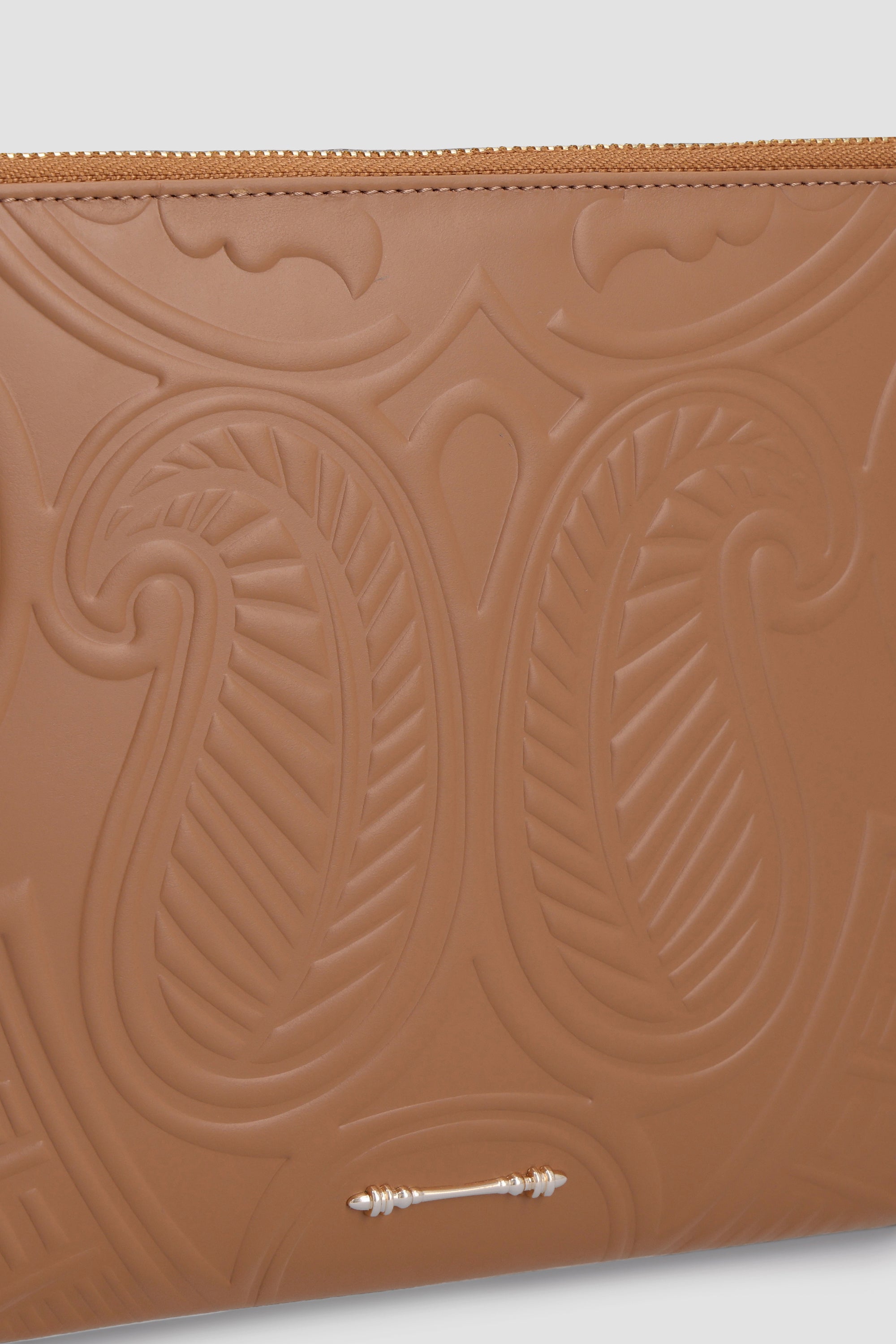 Embossed Wrislet Sleeve