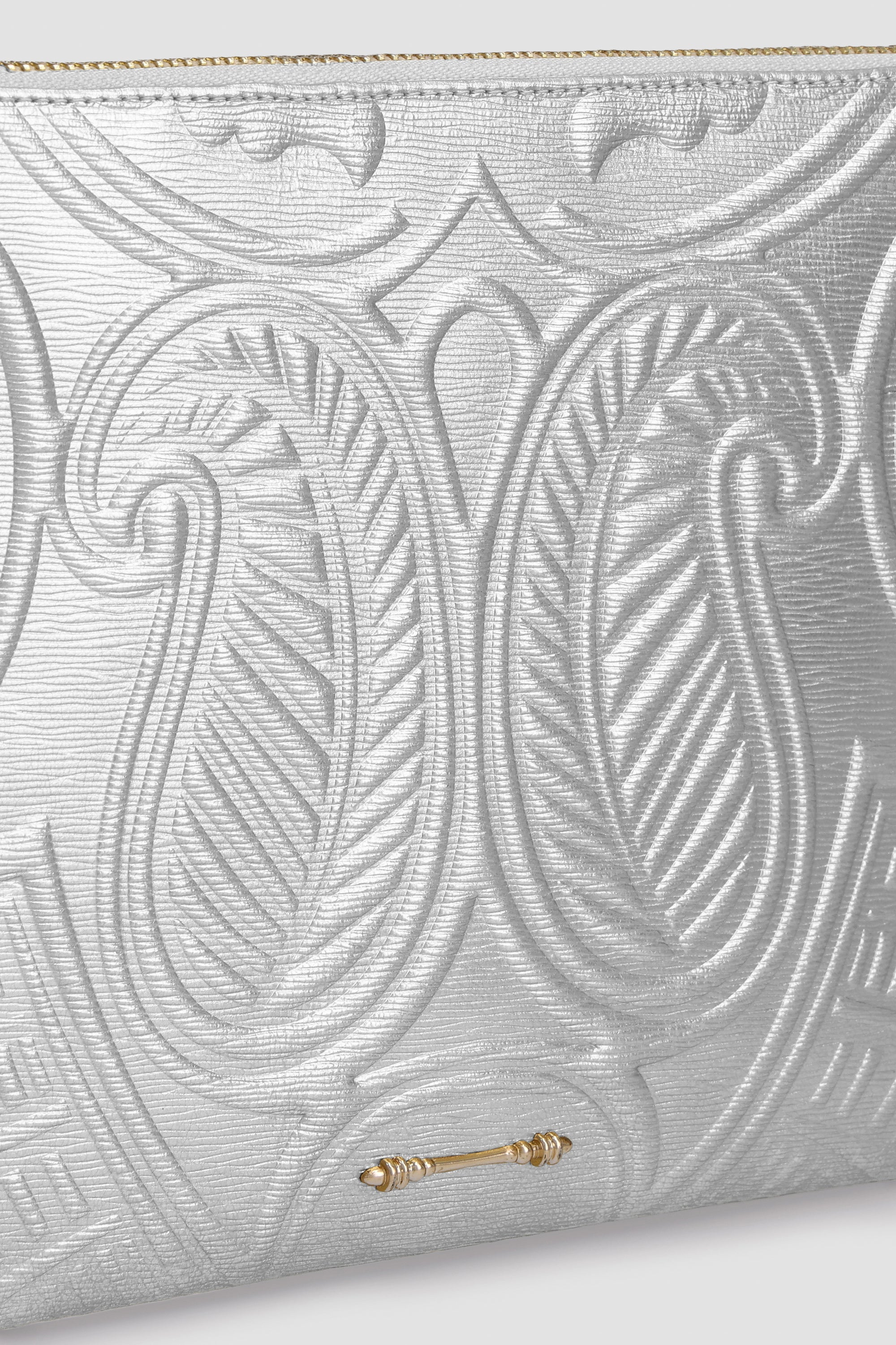 Embossed Wrislet Sleeve